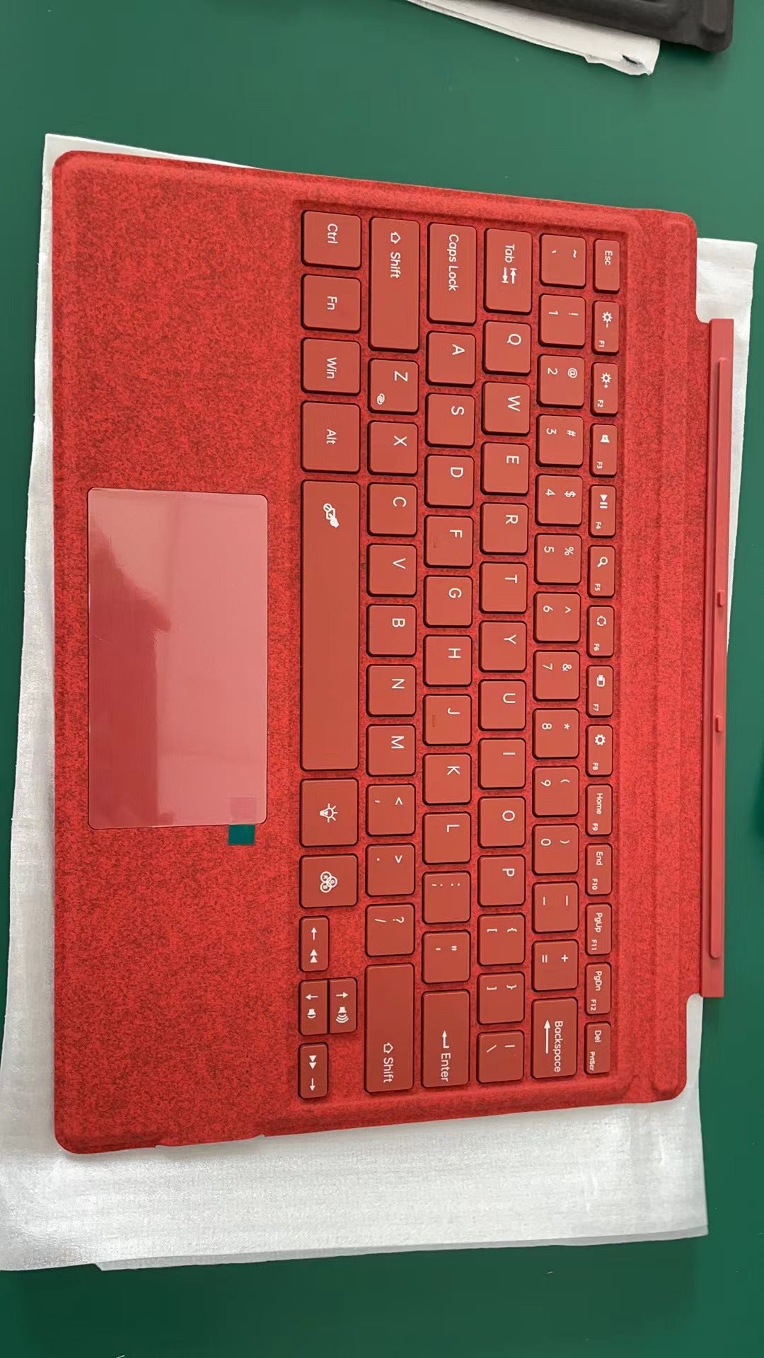 Red Bluetooth Single Keyboard with Colorful Backlight Wireless Keyboard Suitable for Surface pro3 /4/5/6/7/7+